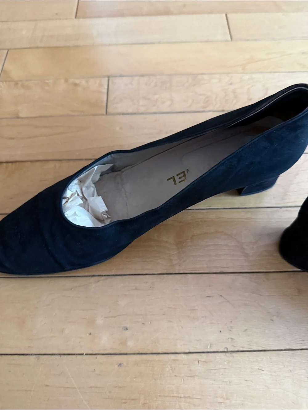 CHANEL Black Suede Logo Cap Toe Flats size 8.5 - Picture 10 of 10